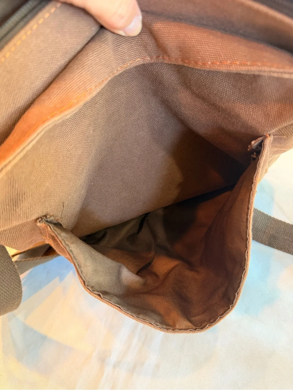 Augur cool messenger